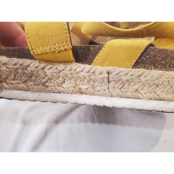 UNIVERSAL THREAD Yellow Faux SUEDE Strappy PLATFORM Espadrille SANDAL Size 6.5 - Picture 7 of 12